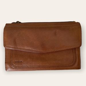 Vtg. Fossil Brown Smooth Leather Small Crossbody Wallet/Organizer Phone Case